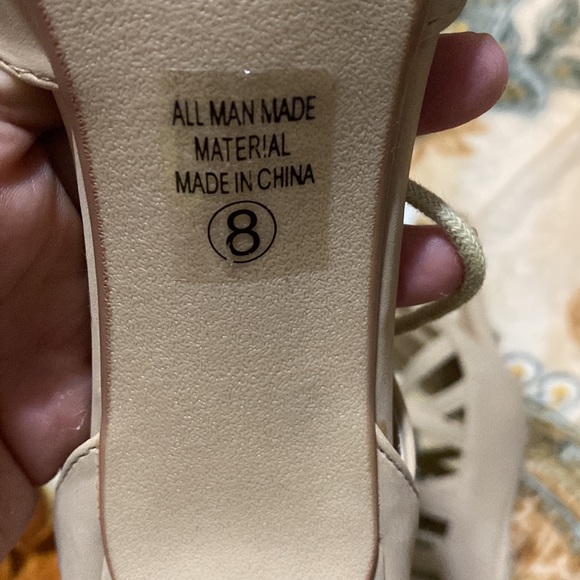 Women shoes size 8 - Picture 3 of 3